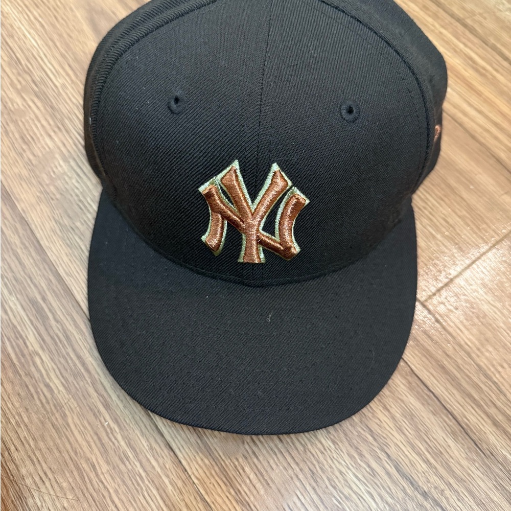 NY Yankees Vintage Hat Fitted 7 3/4 Cap Made In USA DeadStock Never Worn NWT